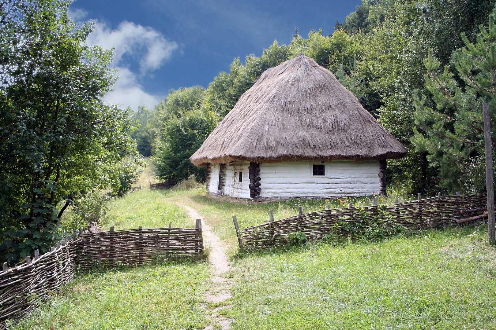 Strohgedecktes Chalet s.jpg
